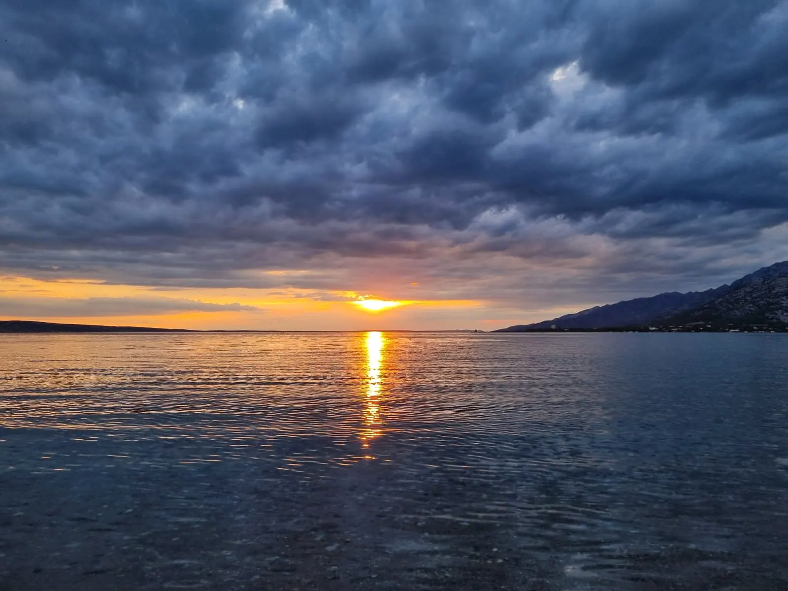 Dramatic Adriatic sunset near Seline and Apartman Linda